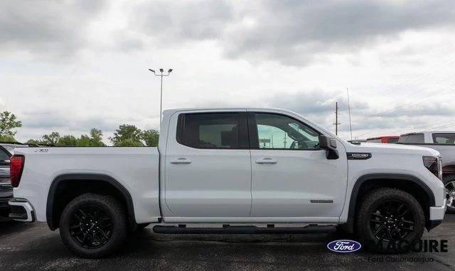 Used 2025 White GMC Elevation image 5