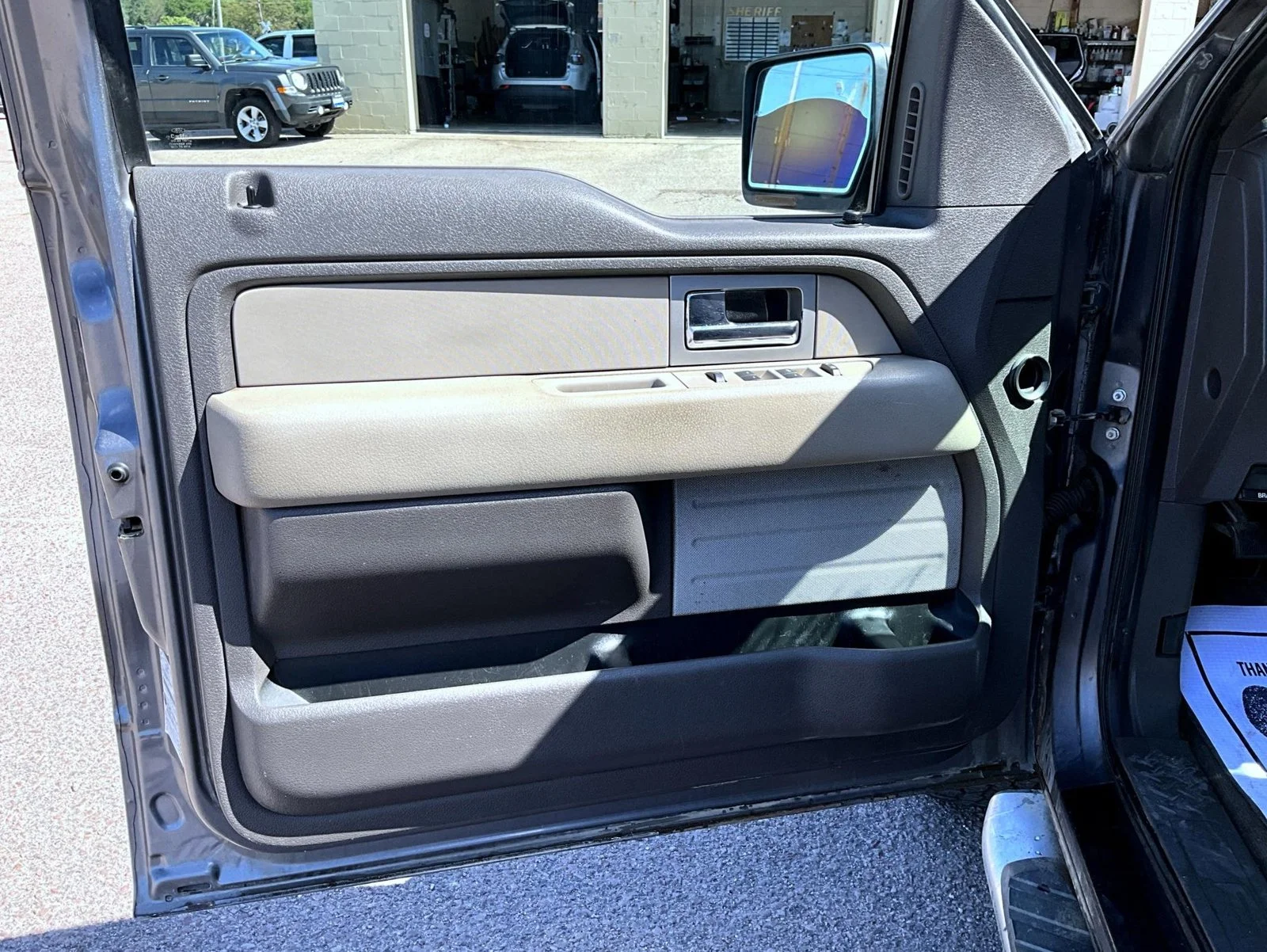 Used 2010 Gray Ford XL image 11