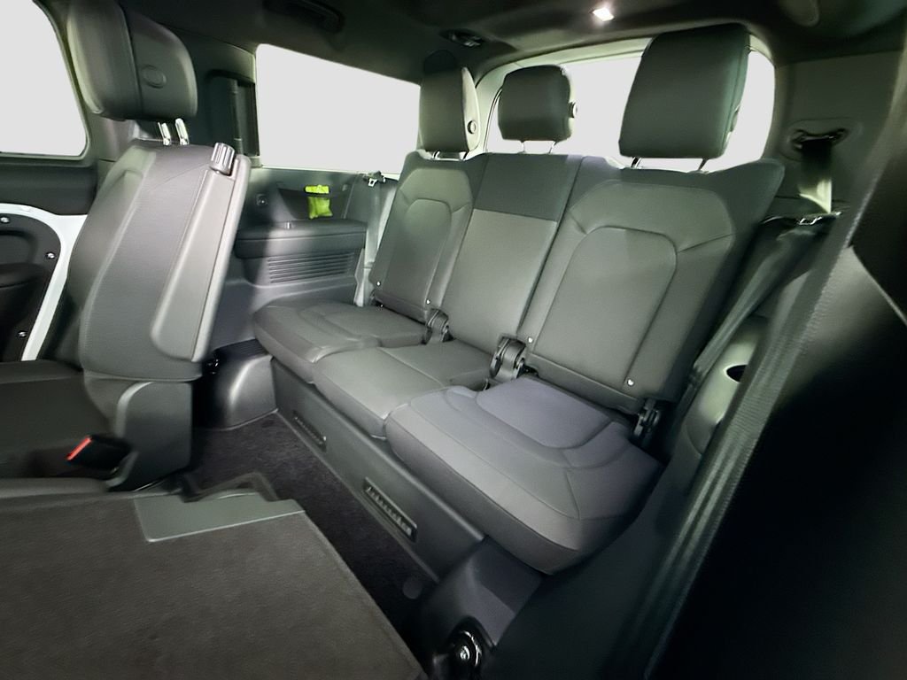 New 2026 Fuji White Land Rover V8 image 24
