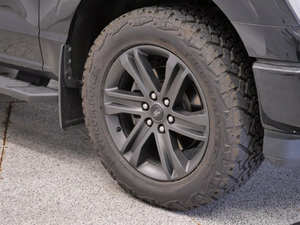 Used 2021 Black Ford XLT image 4