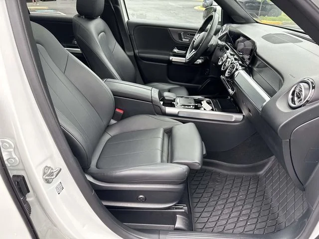 Used 2022  Mercedes-Benz GLB 250 image 16