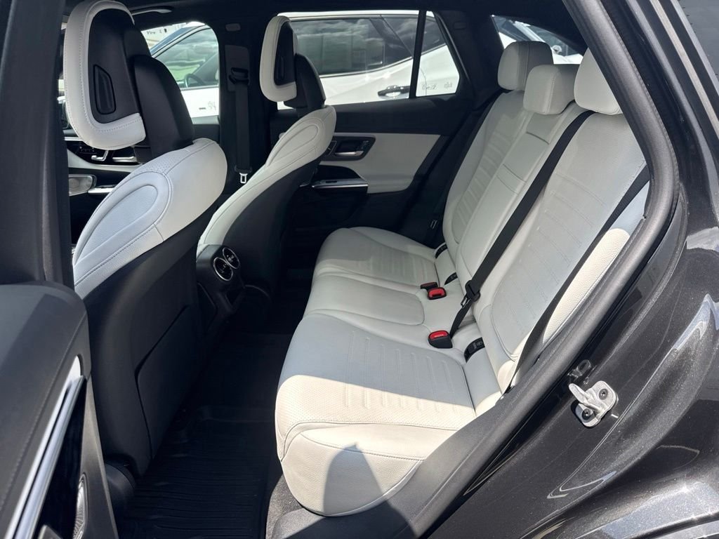 Used 2026 Gray Mercedes-Benz GLC 300 image 23