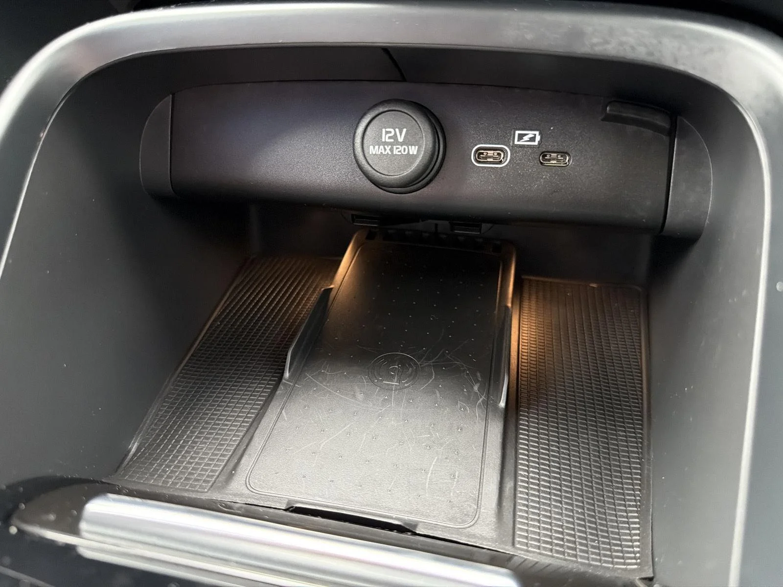 Used 2024 Vapor Grey Metallic Volvo Ultimate Bright Theme image 31