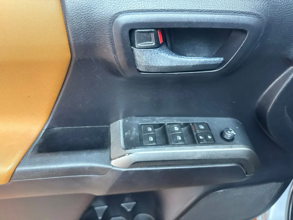 Used 2020 Cement Toyota SR5 image 20