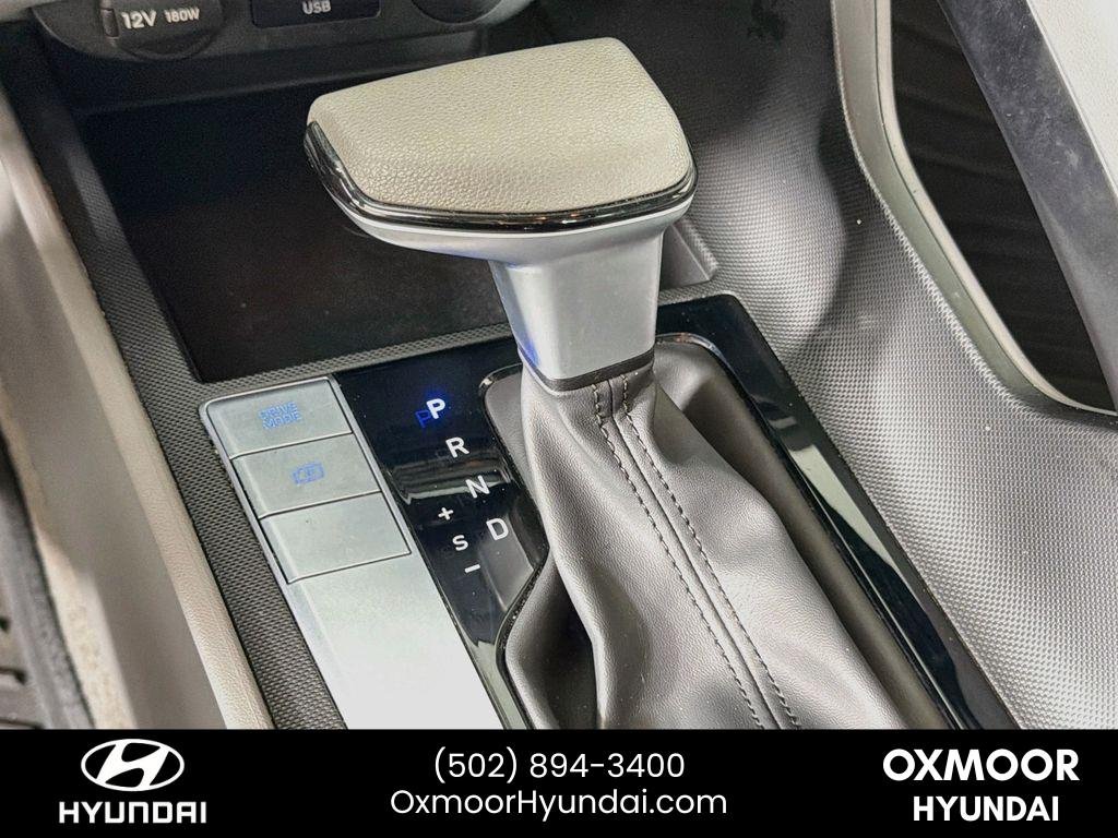 Used 2024 Amazon Gray Hyundai SEL image 17