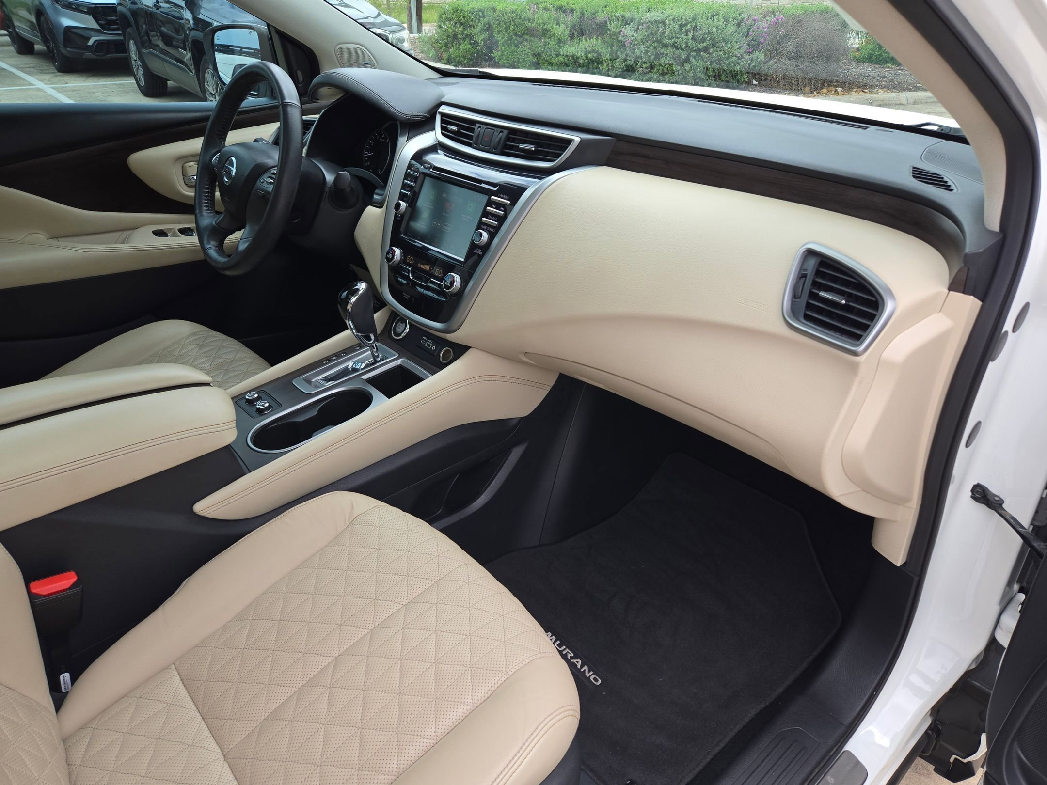 Used 2022 Pearl White Tricoat Nissan Platinum image 29