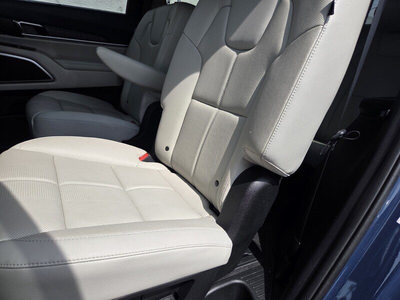 Used 2024 Black Kia EX image 22