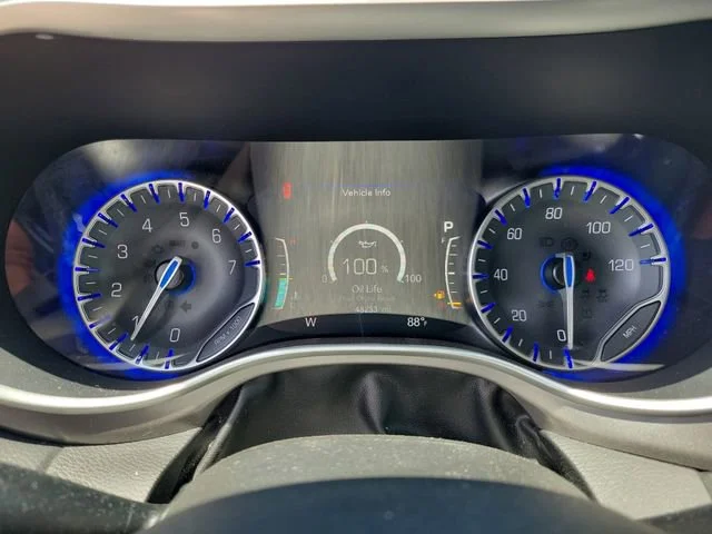 2023 Chrysler Pacifica Touring L - Photo 32