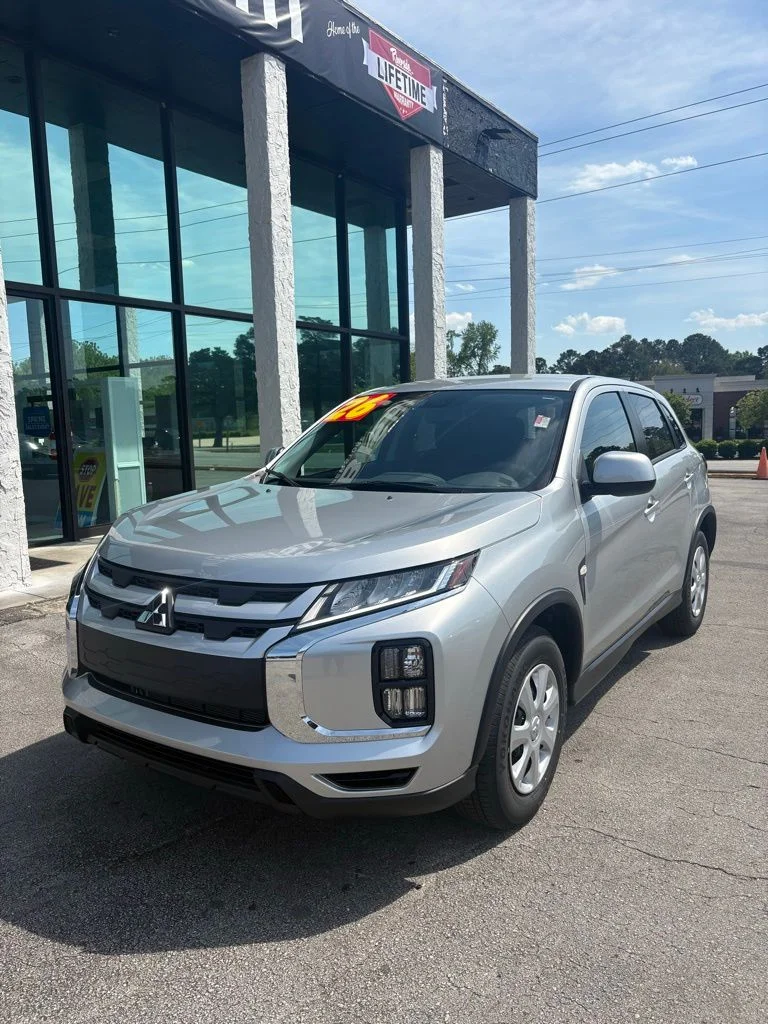 New 2026 Silver Mitsubishi 2.0 S image 9