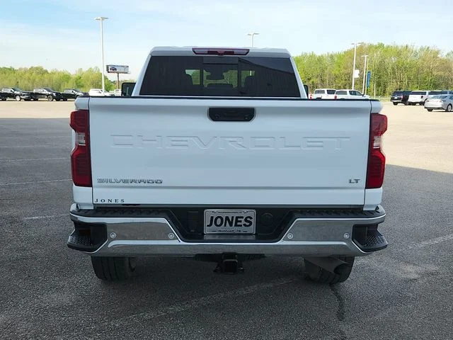 Used 2025 White Chevrolet LT image 6