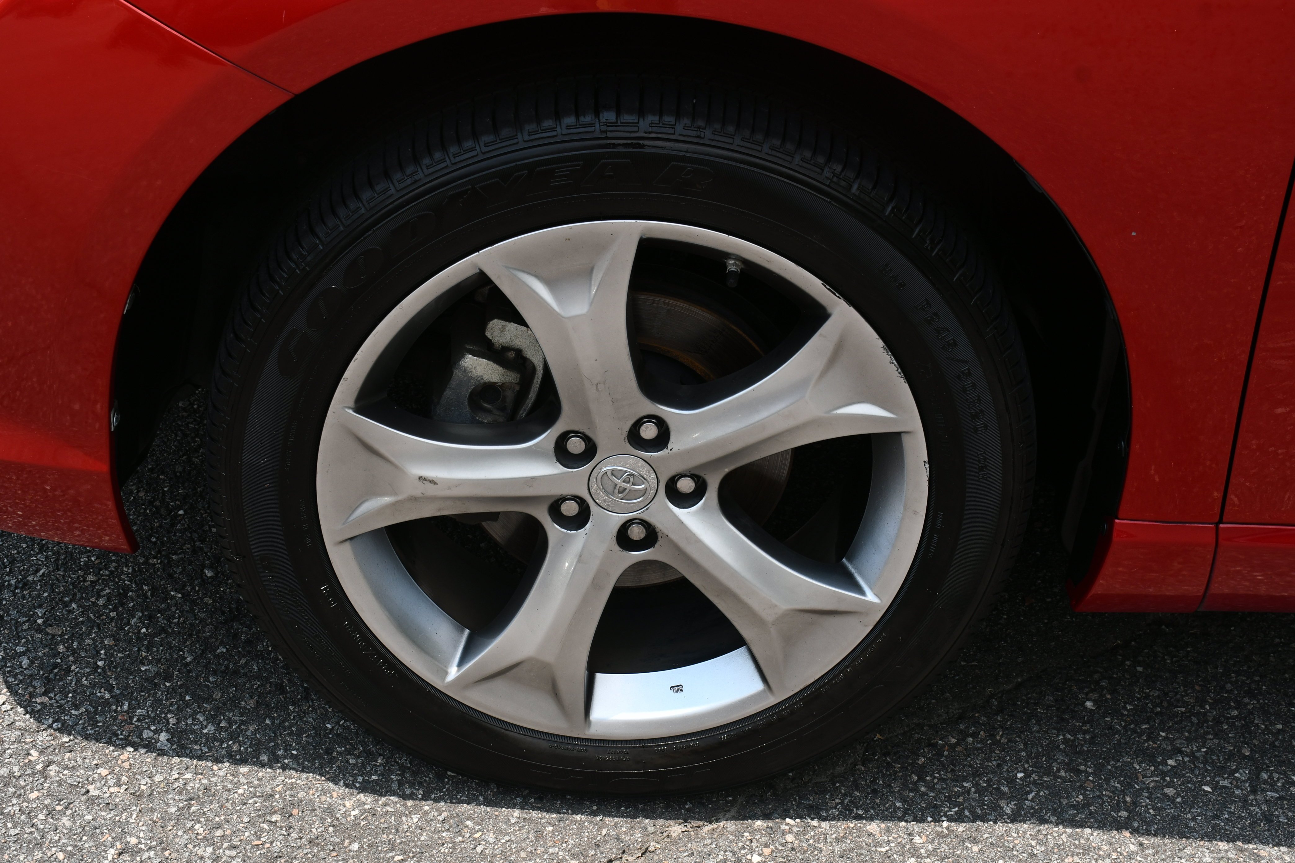 Used 2014 Red Toyota XLE image 22