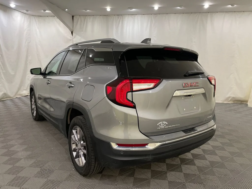 Used 2023 Sterling Metallic GMC SLT image 10
