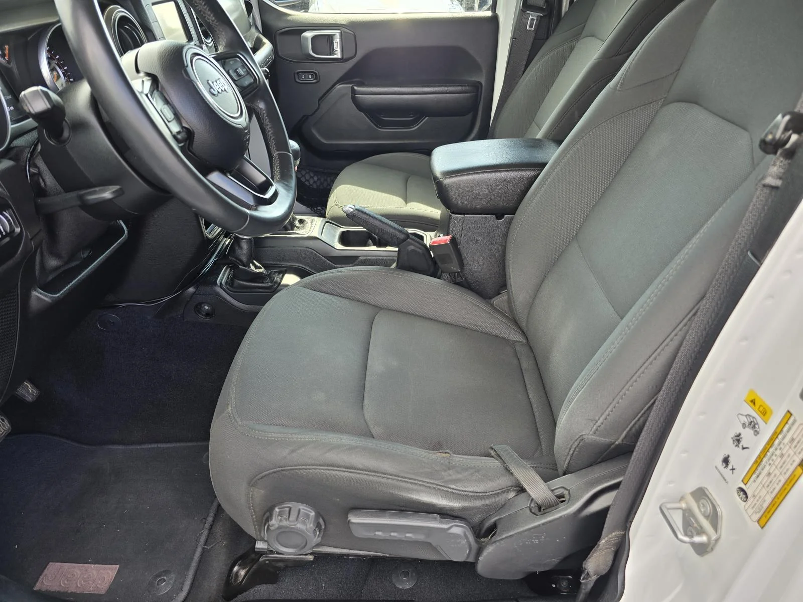 Used 2018 Bright White Clearcoat Jeep Sport S image 9