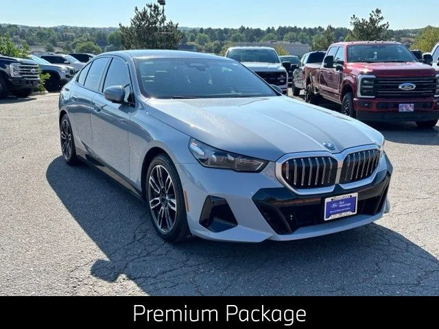 Used 2026 Gray BMW 550e xDrive image 9