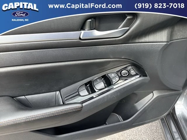 Used 2025 Gray Nissan 2.5 SR image 21