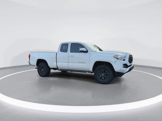 Used 2020 White Toyota SR5 image 2