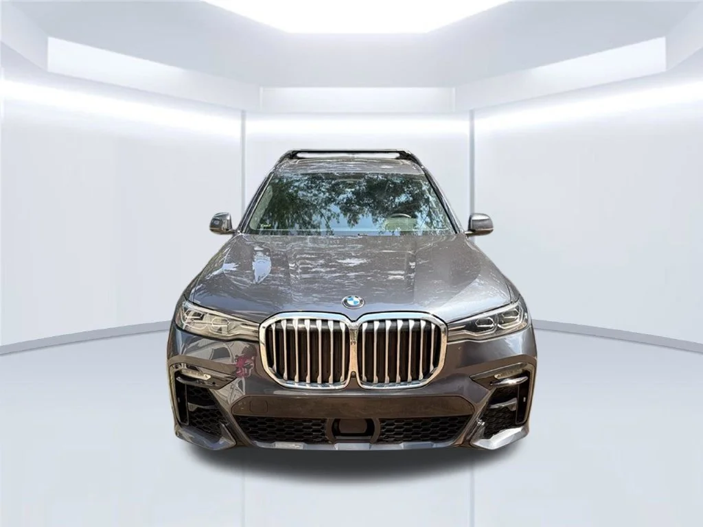 Used 2020 Gray BMW xDrive40i image 2