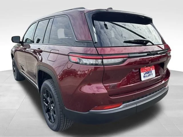 New 2026 Velvet Red Pearl-Coat Exterior Paint Jeep Altitude image 4