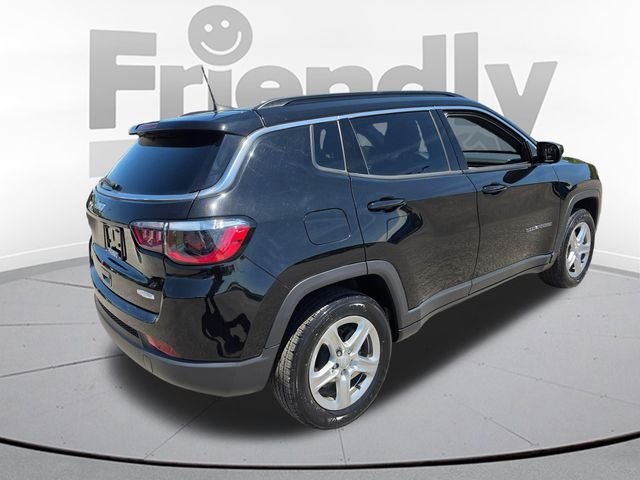 Used 2023 Black Jeep Latitude image 5
