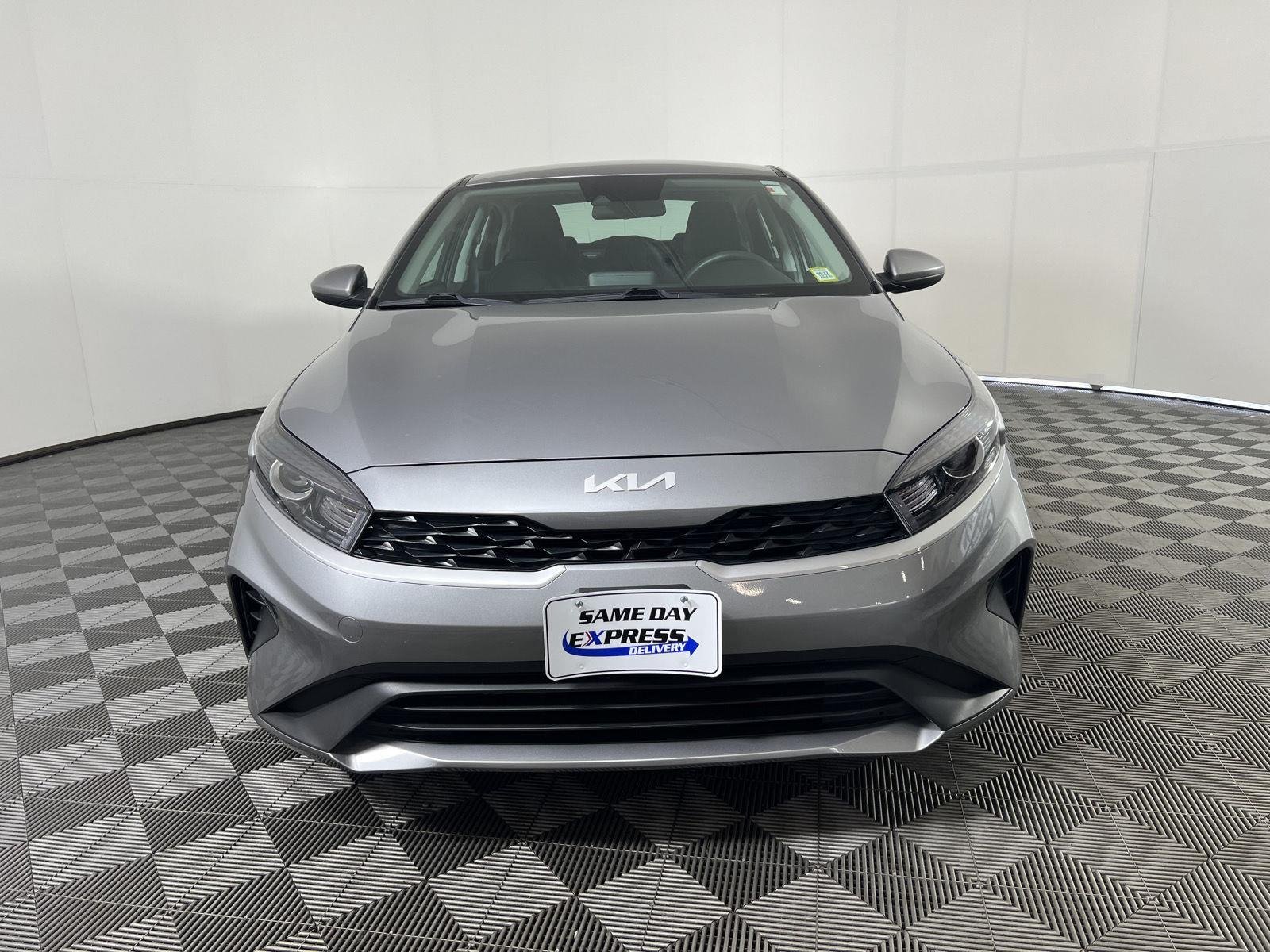 Used 2023 Steel Gray Kia LXS image 28