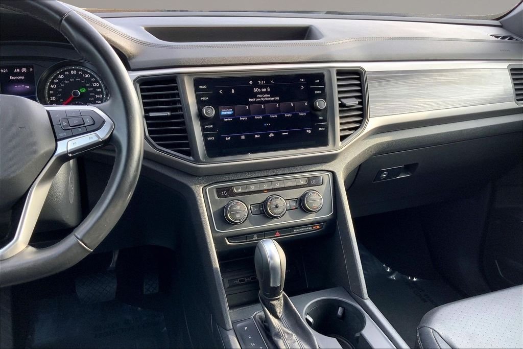 Used 2020 Black Volkswagen 3.6L V6 SE w/Technology image 6