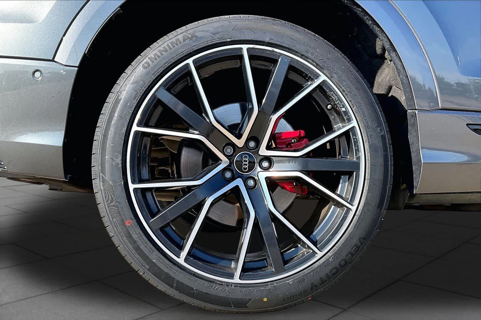 Used 2019 Daytona Gray Pearl Effect Audi Prestige image 10