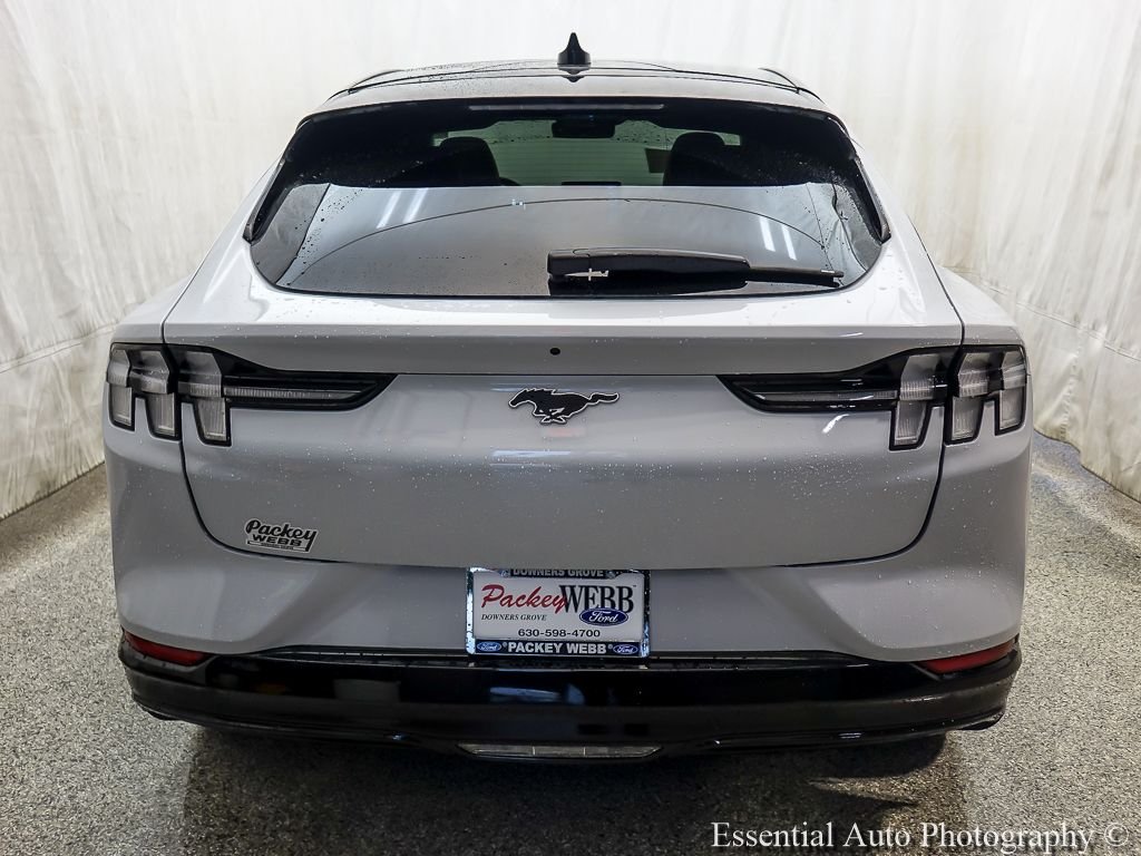 Certified Used 2022 White Metallic Ford Premium image 6