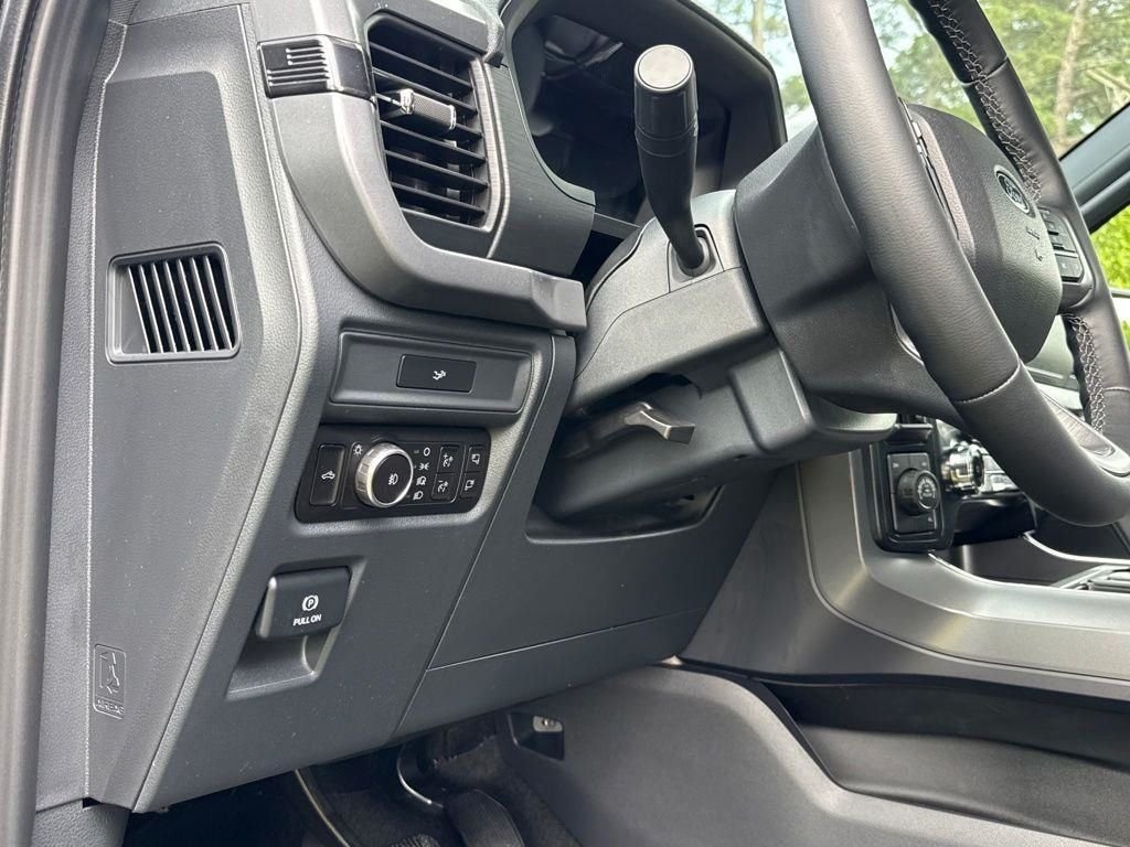 New 2026 Agate Black Metallic Ford XLT image 17