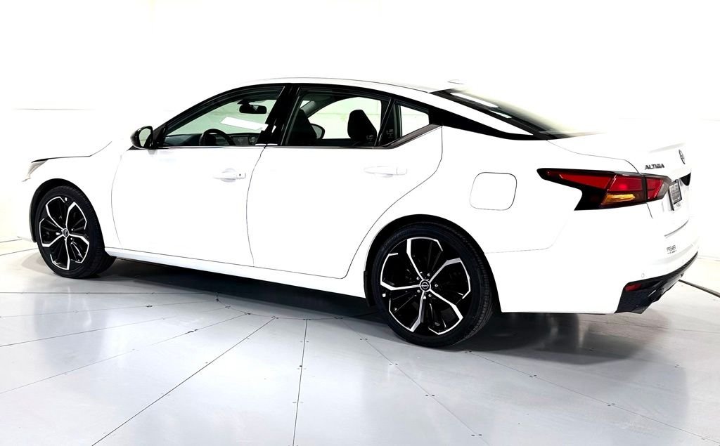 2024 Nissan Altima SR - Photo 6