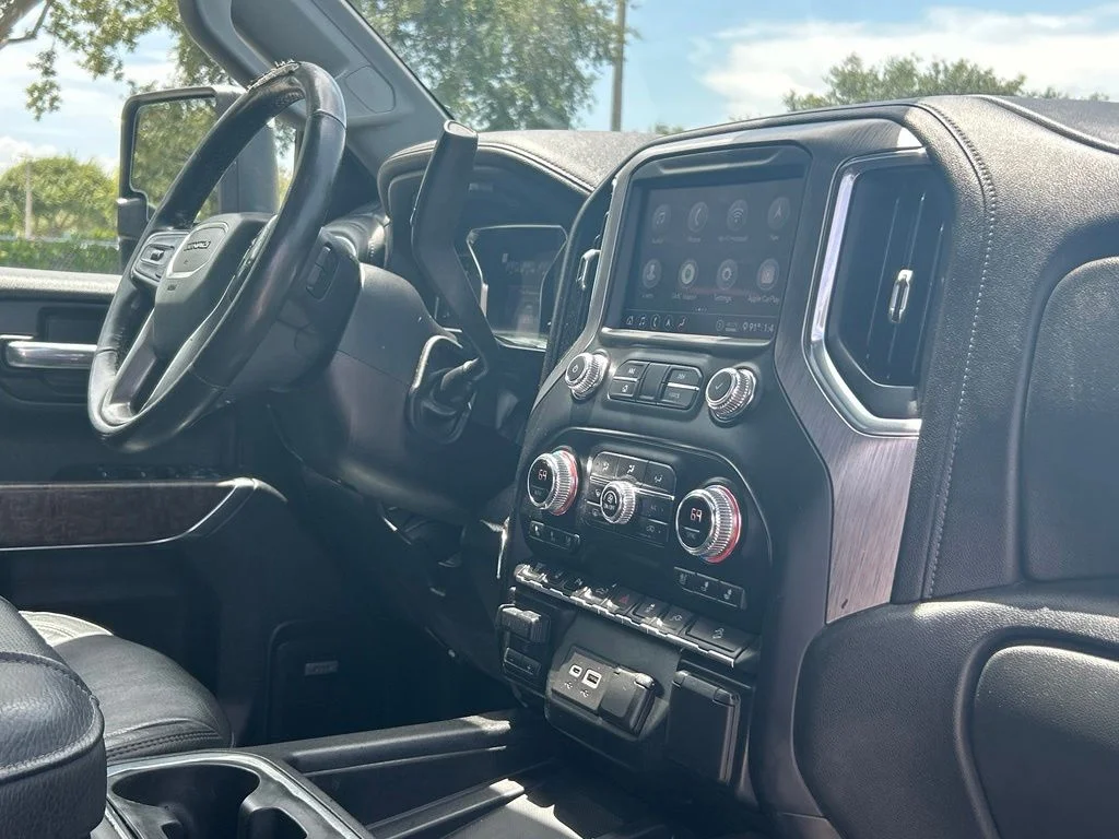 Used 2020 Dark Sky Metallic GMC Denali image 27