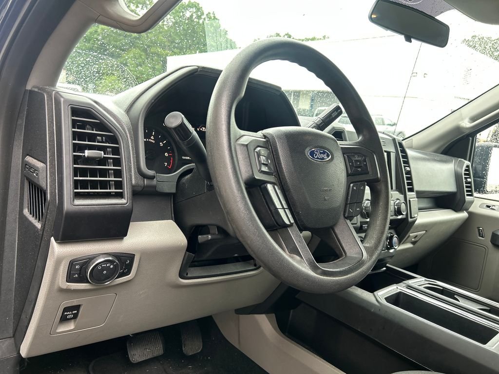 Used 2018 Blue Ford XL image 8