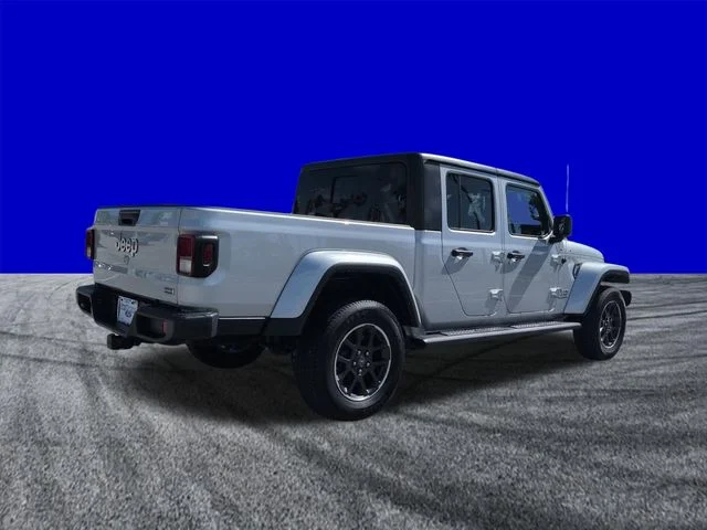 Certified Used 2023 Silver Zynith Clearcoat Jeep Overland image 4