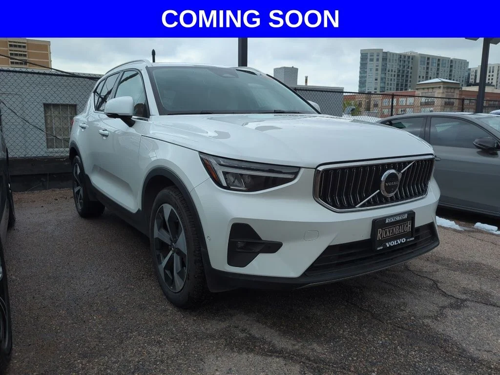 2025 Volvo XC40 B5 Plus Bright AWD's photo
