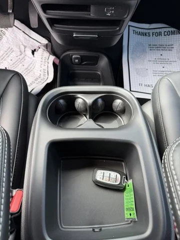 2026 Chrysler Pacifica Select - Photo 12