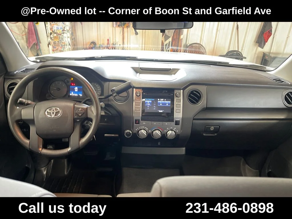Used 2015 White Toyota SR image 26