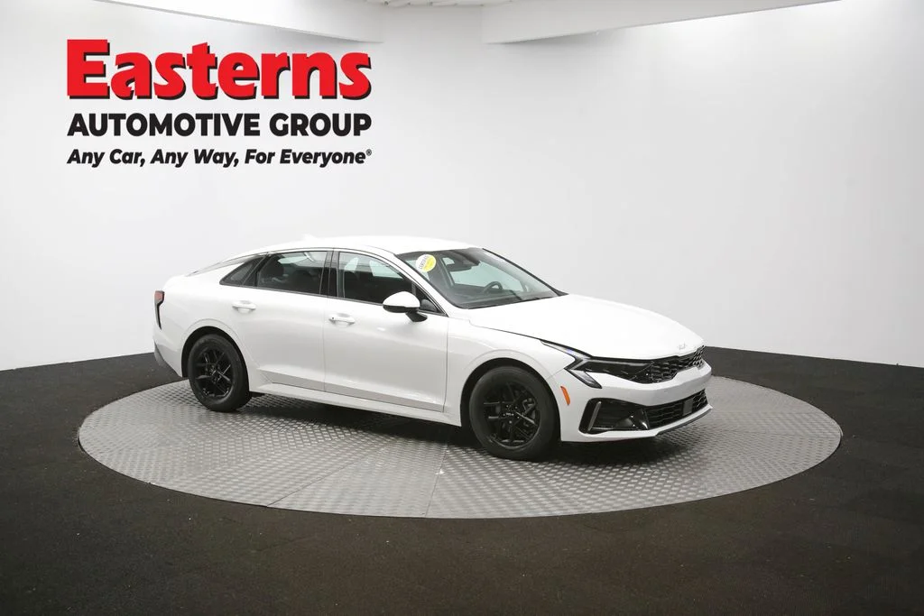 Used 2025 White Kia LXS image 49