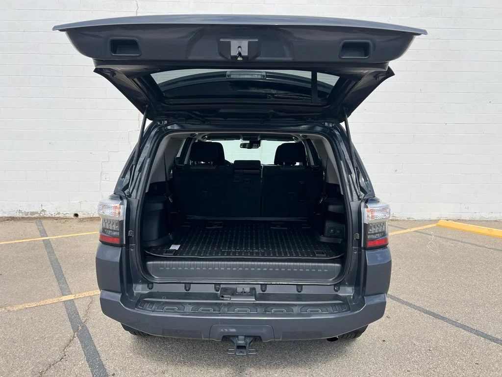 Used 2024  Toyota SR5 image 5
