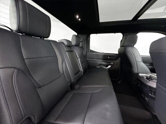 Certified Used 2025 WIND CHILL PEARL Toyota  image 41