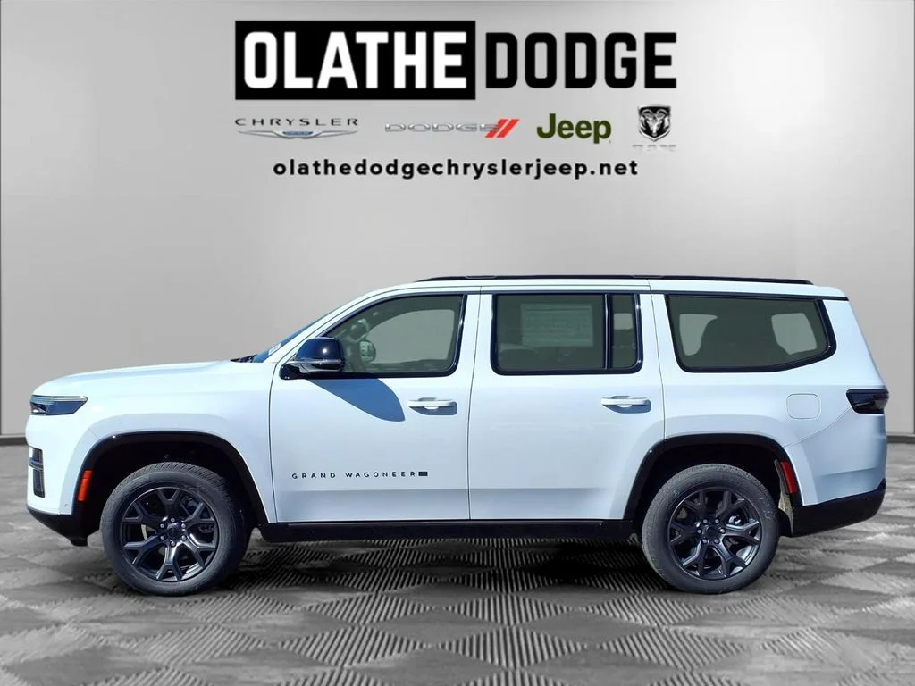 New 2026 Bright White Clear-Coat Exterior Paint Jeep Limited Altitude image 23