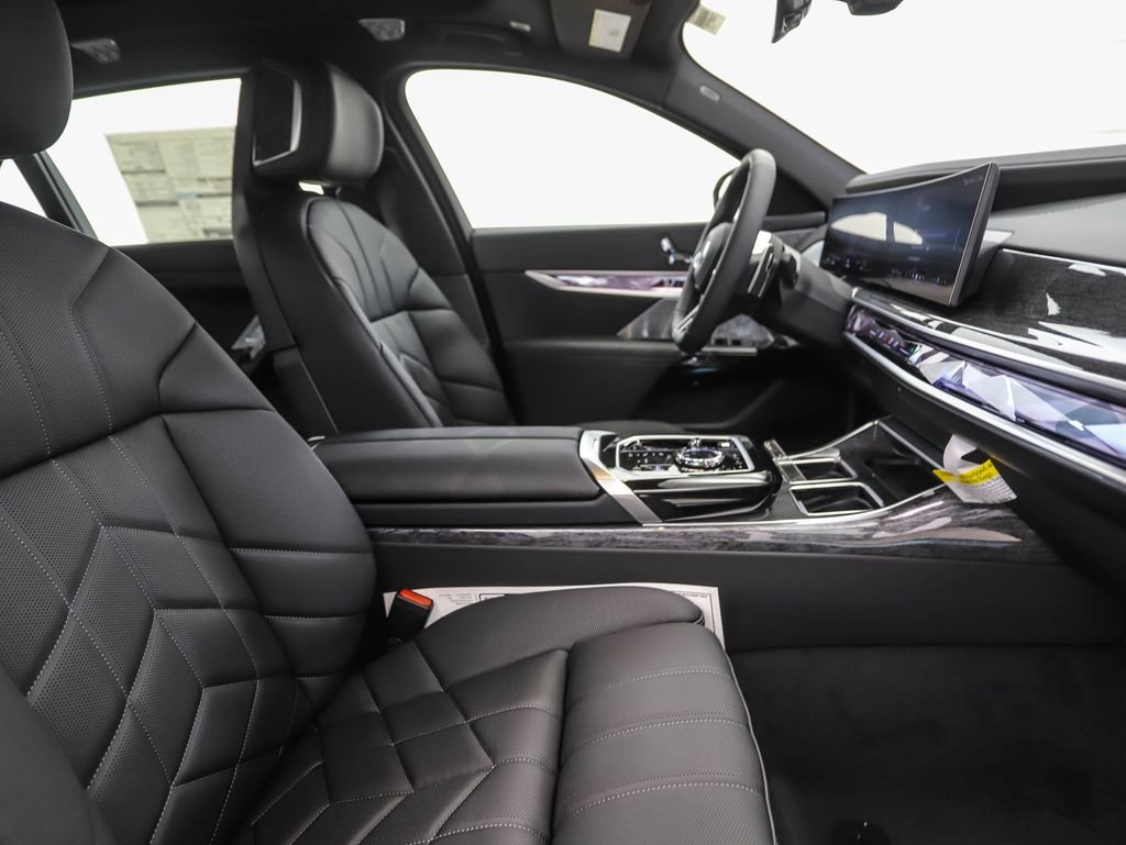 Used 2025 Gray Metallic BMW 760i xDrive image 32
