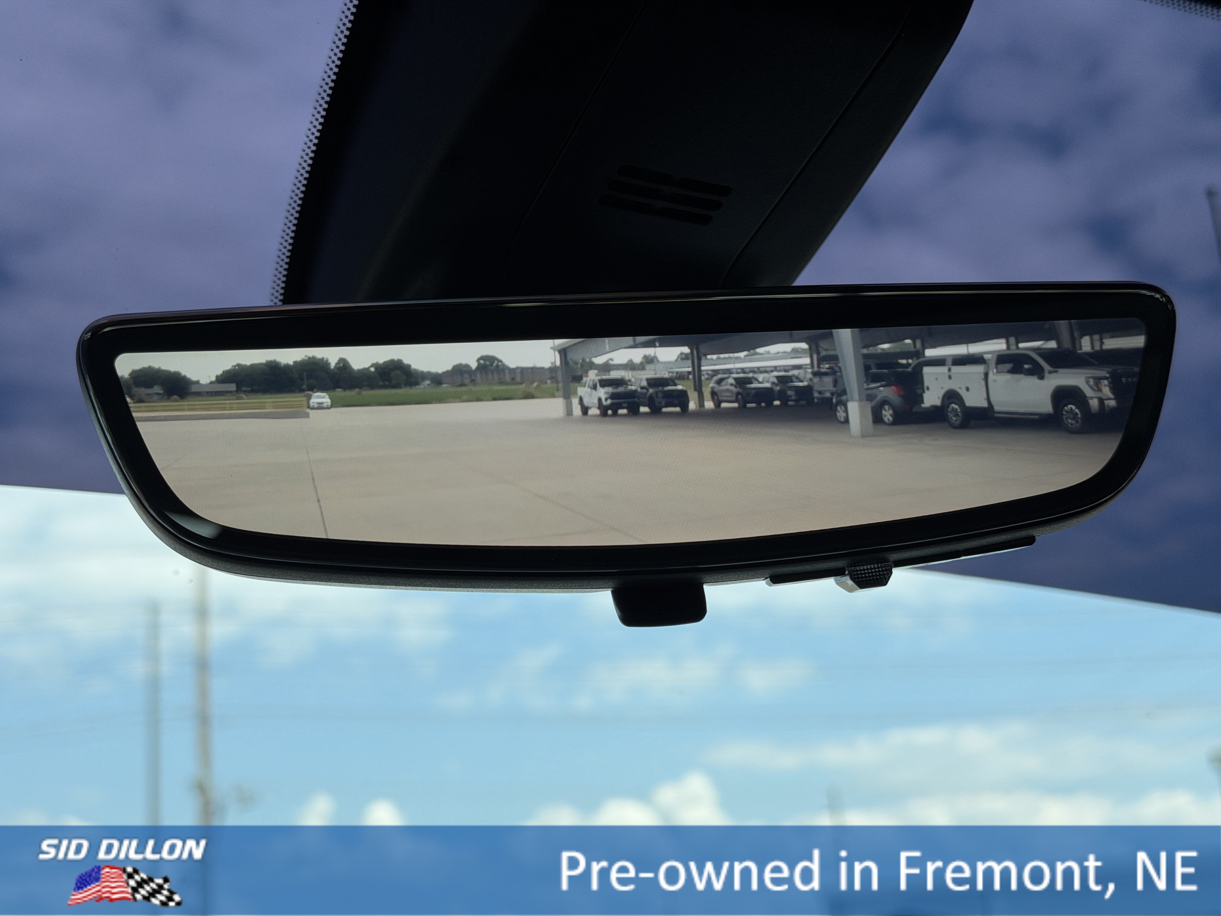Used 2021 White Frost Tricoat GMC Denali image 15