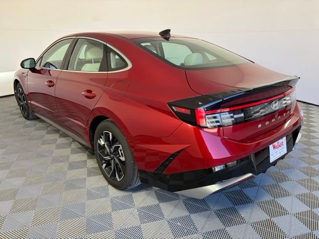 Used 2025 Red Hyundai SEL image 5