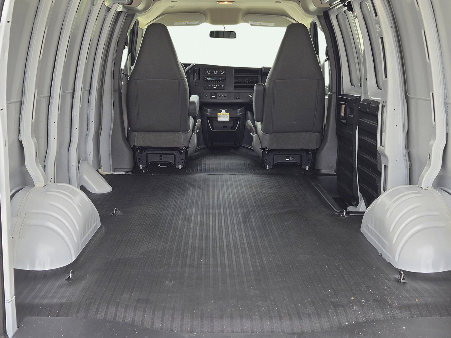 2025 Chevrolet Express Cargo Work Van - Photo 10