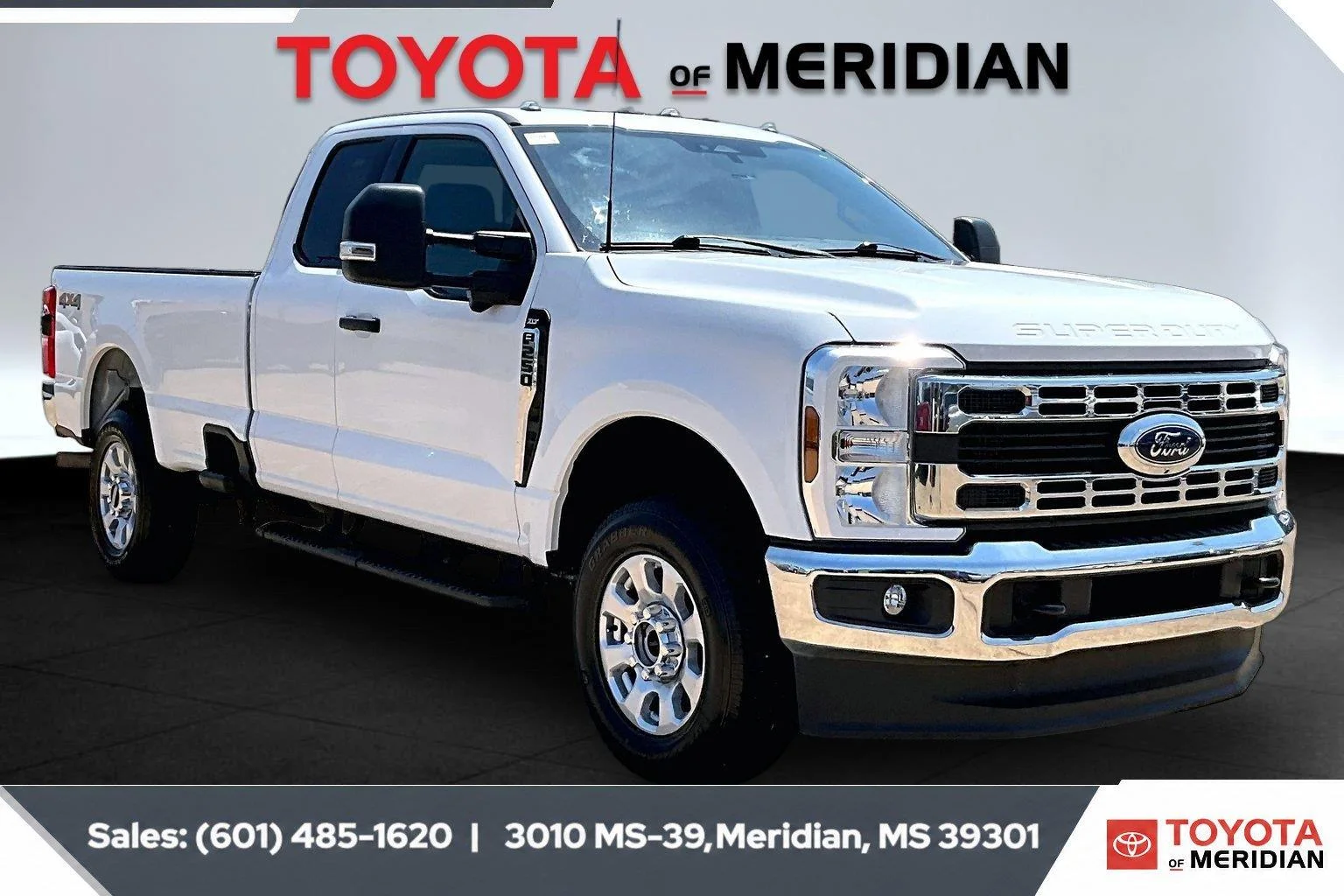 Used 2024 Oxford White Ford XLT image 1