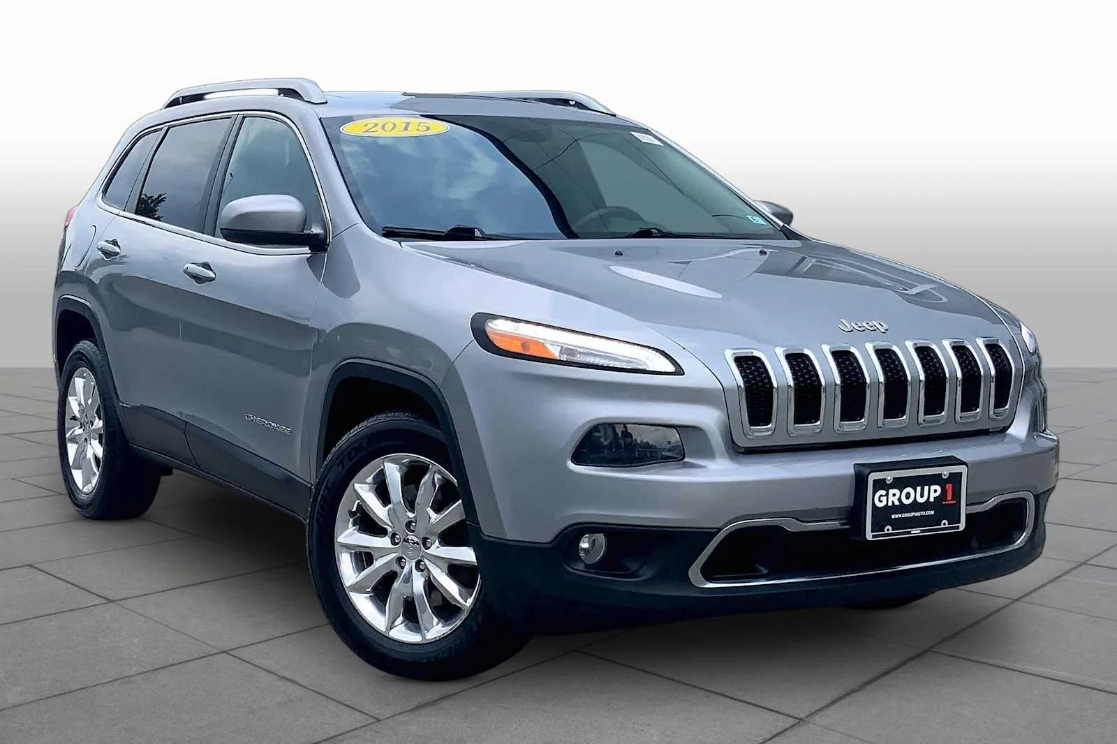 Used 2015 Billet Silver Metallic Clearcoat Jeep Limited image 3