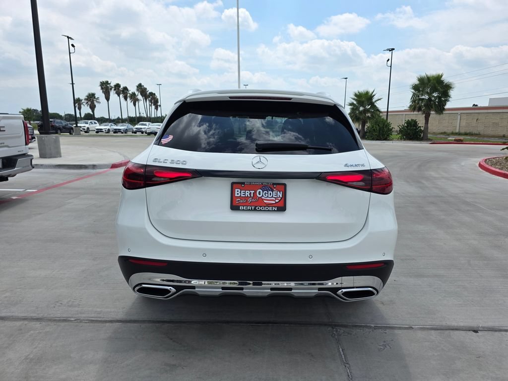 New 2026 Polar White Mercedes-Benz GLC 300 image 36
