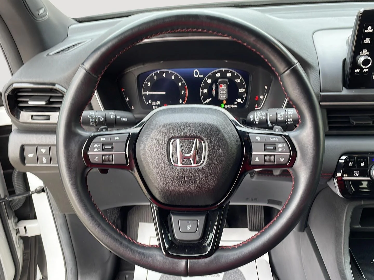 Used 2025 Platinum White Pearl Honda Black Edition image 15