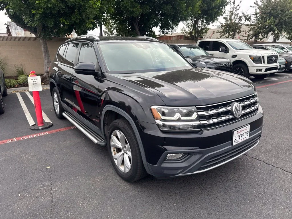 Used 2018 Black Volkswagen 3.6L V6 SE image 4