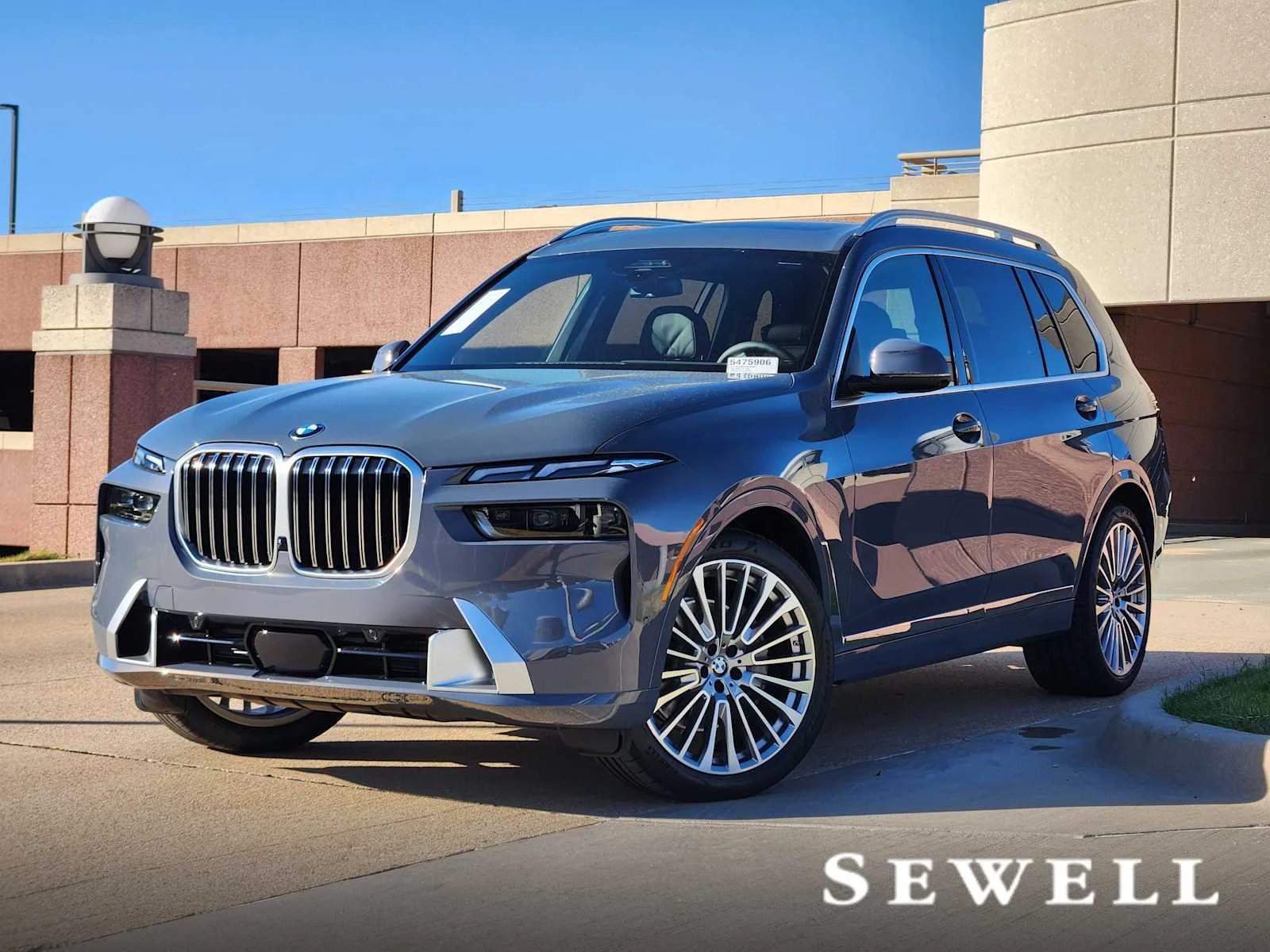 2027 BMW X7