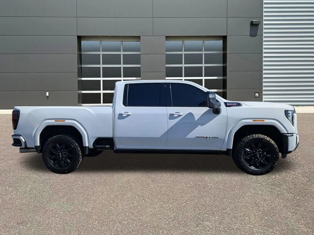 Used 2025 Summit White GMC AT4 image 4